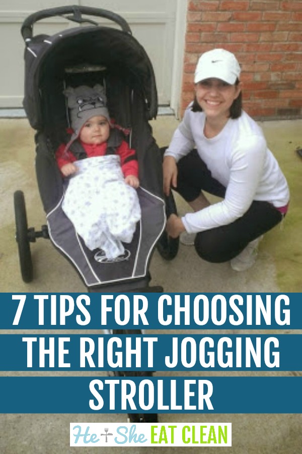 mother with son in a stroller - 7 tips for choosing the right jogging stroller