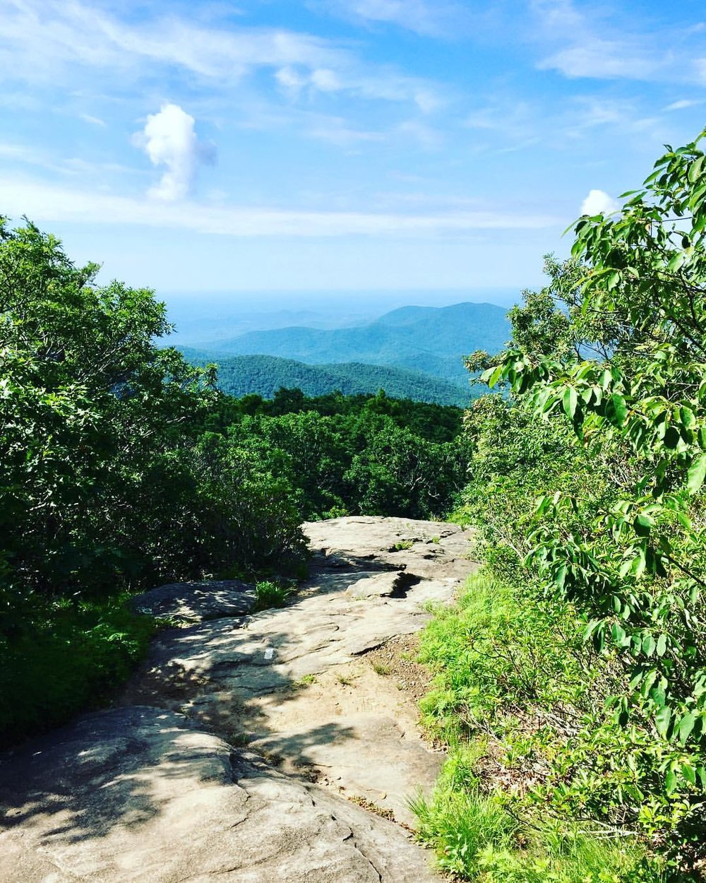  Hiking Blood Mountain on the Appalachian Trail in Georgia 